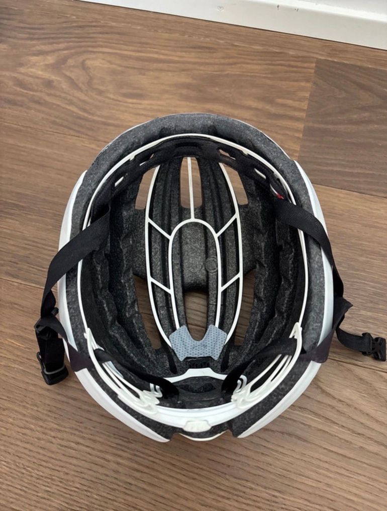 Used Giro Helmet bike — image 4 of 6