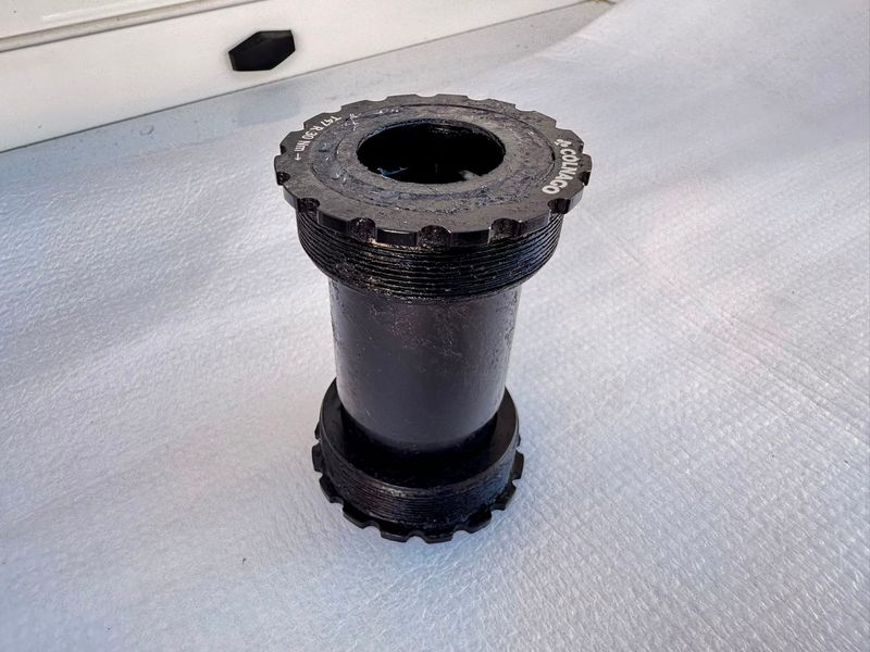 Used Colnago T47 Shimano Bottom Bracket Drivetrain & Pedals