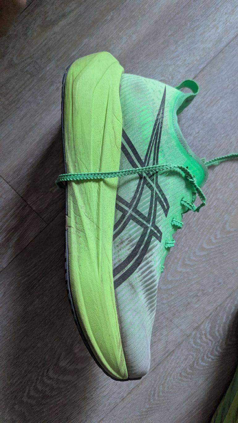 Brugt Asics Megablast 2025 bike — billede 4 af 6
