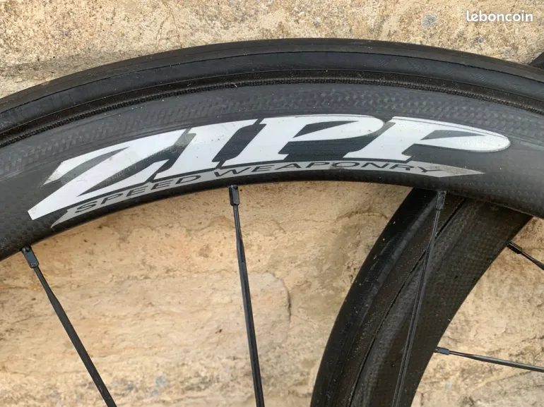 Zipp 404 Speed Weaponry bike usato — immagine 2 di 8