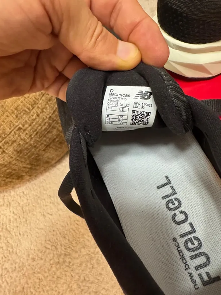 New Balance FuelCell Propel v5 bike usato — immagine 6 di 6