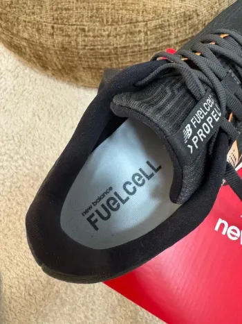 New Balance FuelCell Propel v5 bike usato — immagine 5 di 6