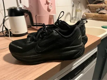 Used Nike Vomero Plus Running Shoes