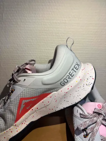 100% Juniper Trail 2 GTX bike usato — immagine 6 di 14