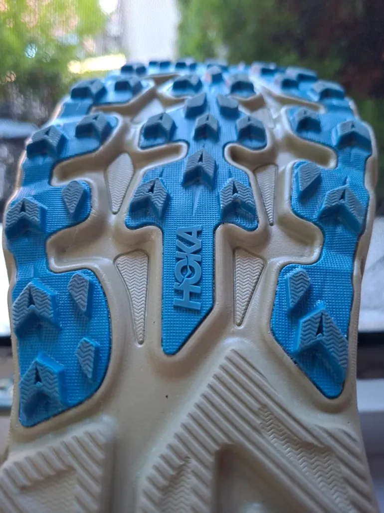 Used Hoka Challenger 8 Wide bike — image 3 of 6