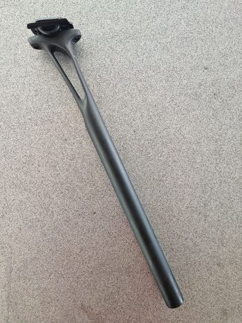 Used BERRIA Avanforce Carbon Softex 27.2 Saddles & Seatposts
