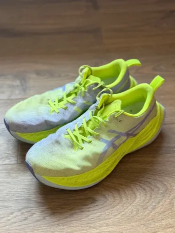 Used Asics Superblast 1 Running Shoes