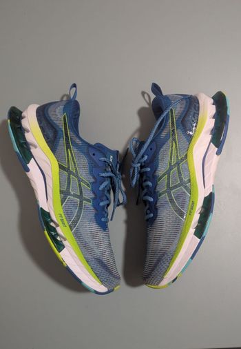Käytetty Asics Gel-Kinsei Blast LE 2025 Running Shoes