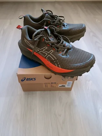Used Asics Trabuco 13 Running Shoes