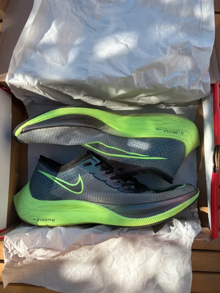 Used Nike Vaporfly Next% bike — image 5 of 6