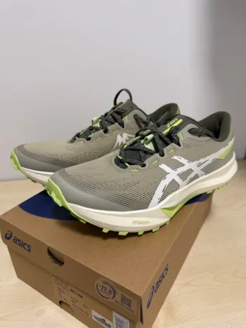 Used Asics Fuji Lite 6 Running Shoes
