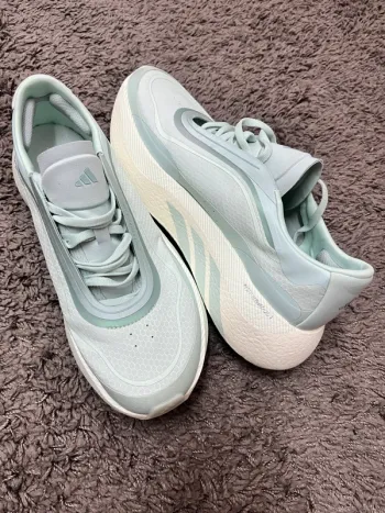 Gebrauchtes Adidas Hyperboost Running Shoes