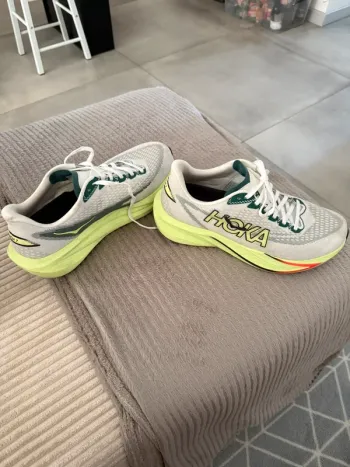 Used Hoka Mach 7 Running Shoes