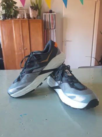 Used Hoka Speedgoat 7 Running Shoes