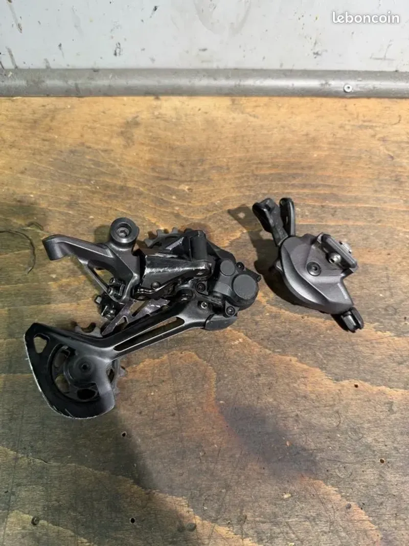 Käytetty Shimano Deore XT 2022 Drivetrain & Pedals