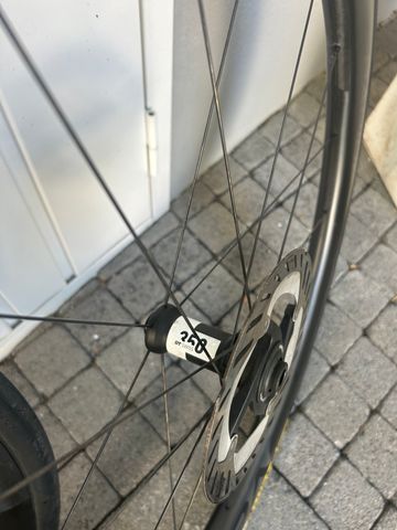 Gebrauchtes Specialized Roval Rapide CL II Wheelset 2025 bike — Bild 4 von 6