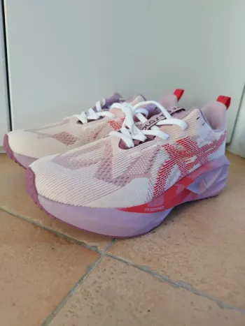 Asics Novablast 5 bike usato — immagine 3 di 3