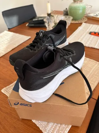 Used Asics Gel Kayano 32 bike — image 2 of 6