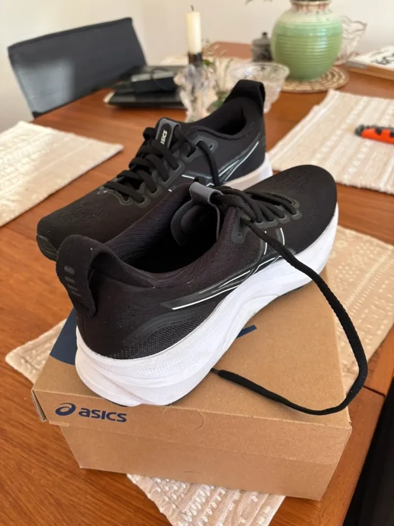 Used Asics Gel Kayano 32 bike — image 2 of 6