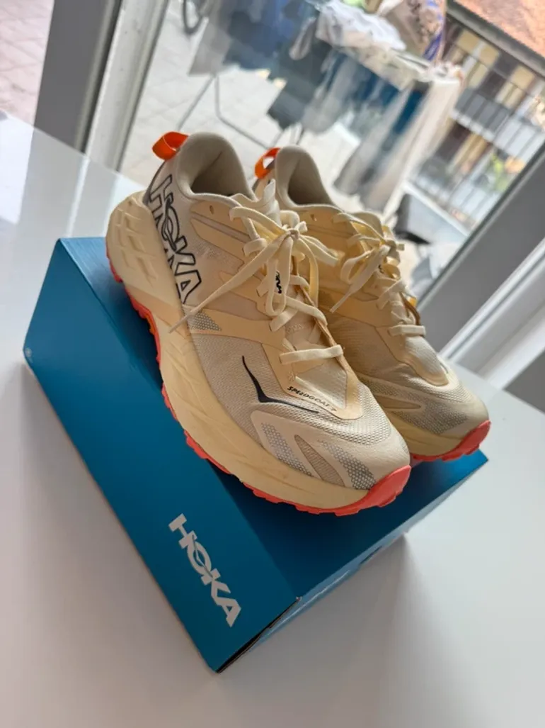Używany Hoka Speedgoat 7 bike — zdjęcie 2 z 5