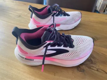 Used Brooks Glycerin 23 Running Shoes