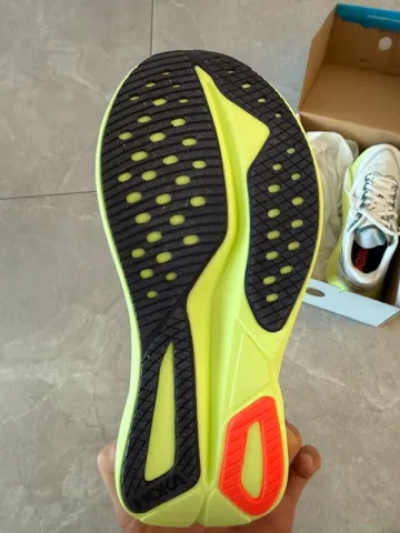 Used Hoka Mach 7 Running Shoes