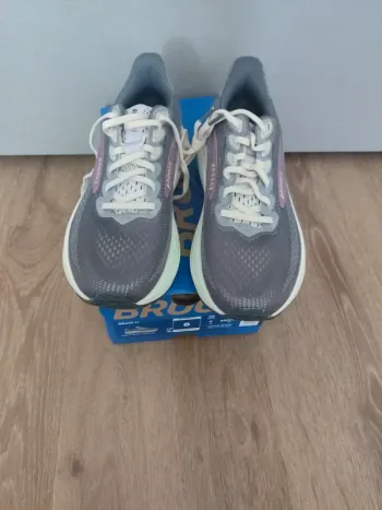 Used Brooks Ghost 17 Running Shoes