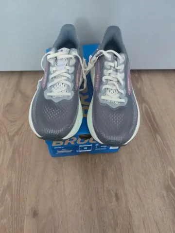 Used Brooks Ghost 17 Running Shoes