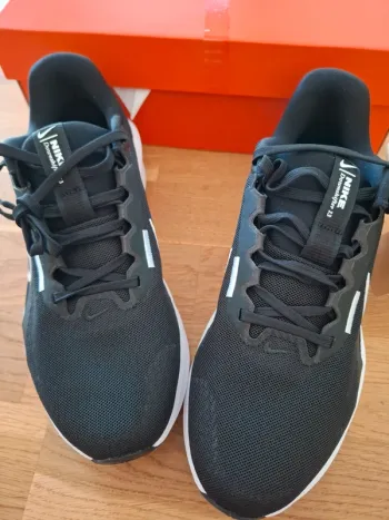 Used Nike Downshifter 13 Running Shoes