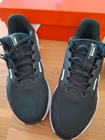Nike Downshifter 13 Running Shoes usato