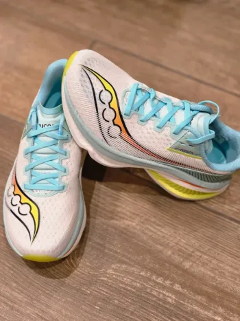 Used Saucony Azura Running Shoes