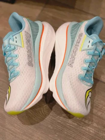 Used Saucony Azura bike — image 2 of 6