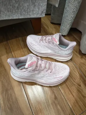 Hoka Clifton 9 Running Shoes usato