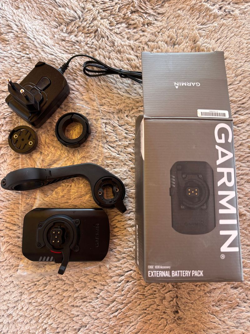 Used Garmin External Battery Cycling Accessories