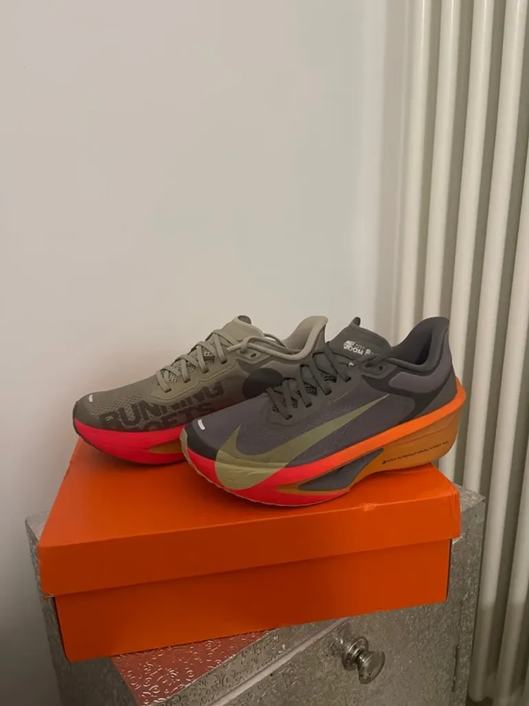 Used Nike Zoom Fly 6 bike — image 2 of 9