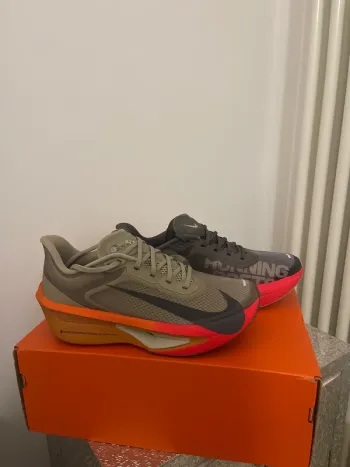 Used Nike Zoom Fly 6 Running Shoes