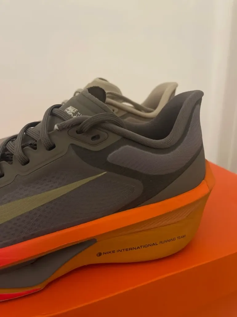 Used Nike Zoom Fly 6 bike — image 5 of 9