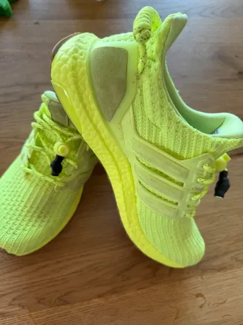 Used Adidas Ultra Boost Ivy Park bike — image 4 of 4