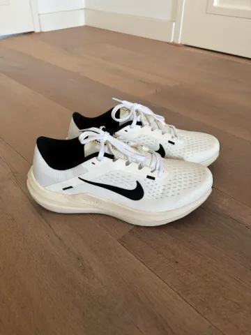 Używany White Air Winflo 10 Running Shoes