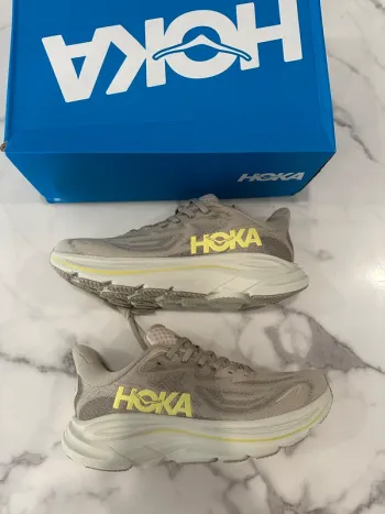 Used Hoka Clifton 10 Running Shoes