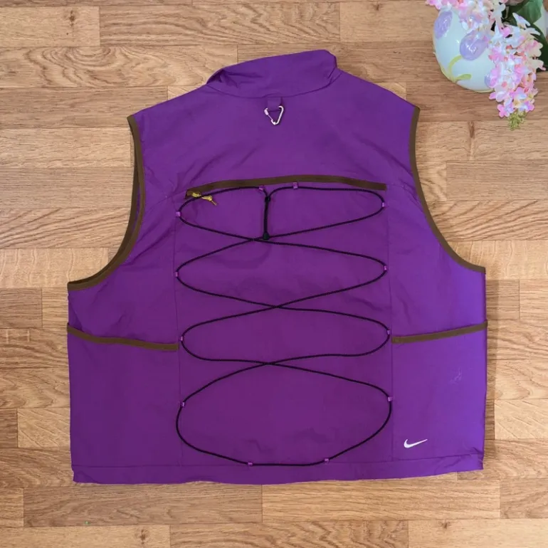 Nike ACG Veste sans manche bike d'occasion — image 4 sur 9