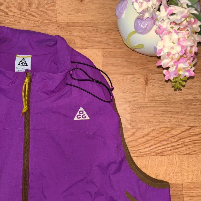 Nike ACG Veste sans manche bike d'occasion — image 2 sur 9