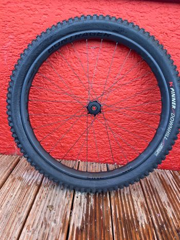 Käytetty Bontrager Line Pro 30 TLR Boost 27.5 MTB Wheel 2026 Wheels