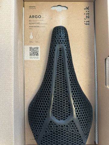 Fizik Vento Argo R1 Adaptive Saddles & Seatposts d'occasion