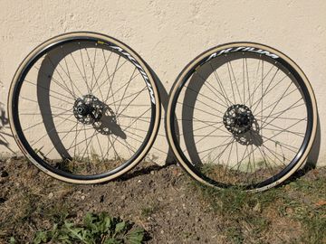 Mavic Aksium Disc Wheelset 2024 Wheels d'occasion