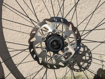 Used Mavic Aksium Disc Wheelset 2024 bike — image 4 of 5