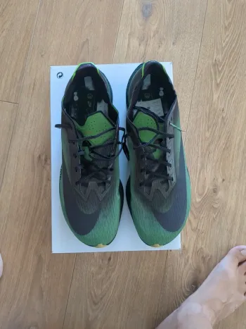 Used Nike ZoomX Vaporfly Next% 4 bike — image 7 of 11