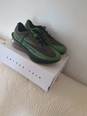 Used Nike ZoomX Vaporfly Next% 4 bike — image 6 of 11