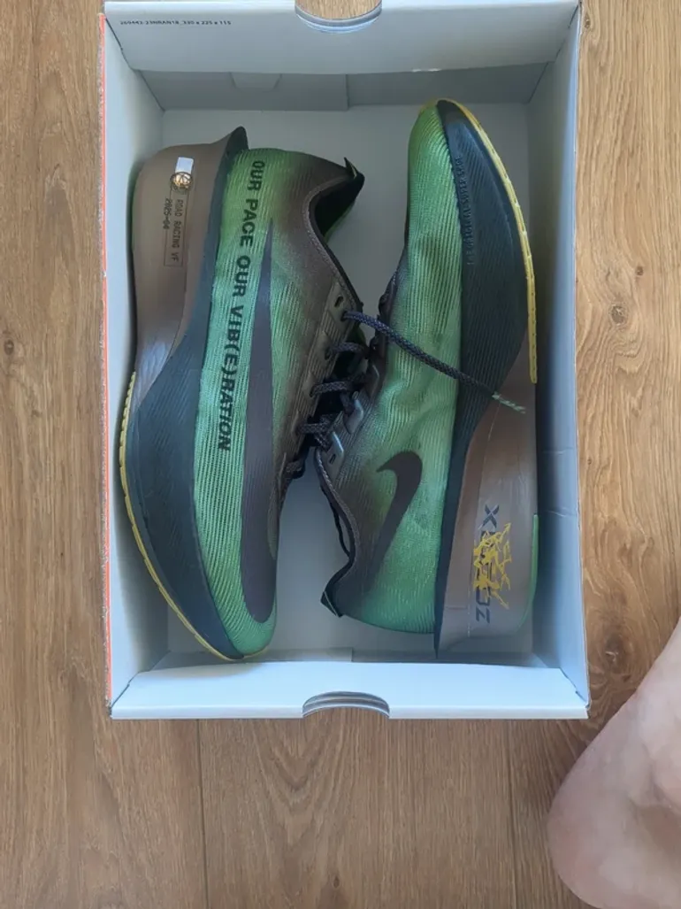 Used Nike ZoomX Vaporfly Next% 4 bike — image 11 of 11