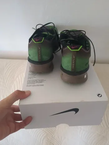 Used Nike ZoomX Vaporfly Next% 4 bike — image 4 of 11